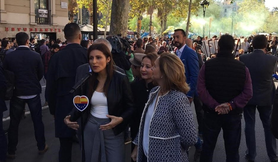Roldán Carrizosa Sierra y Mejías (Cs) en la plaza Universitat de Barcelona