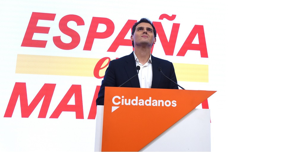 Rivera confirma que deja la polu00edtica tras dimitir y que tampoco recogeru00e1 su escau00f1o