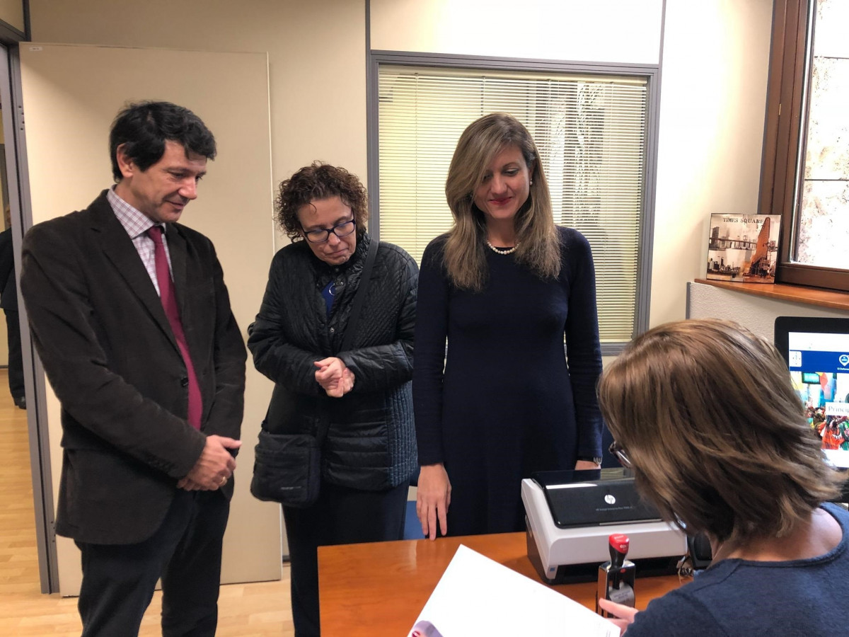 Profesores Catalanes presentan una queja ante el Defensor del Pueblo