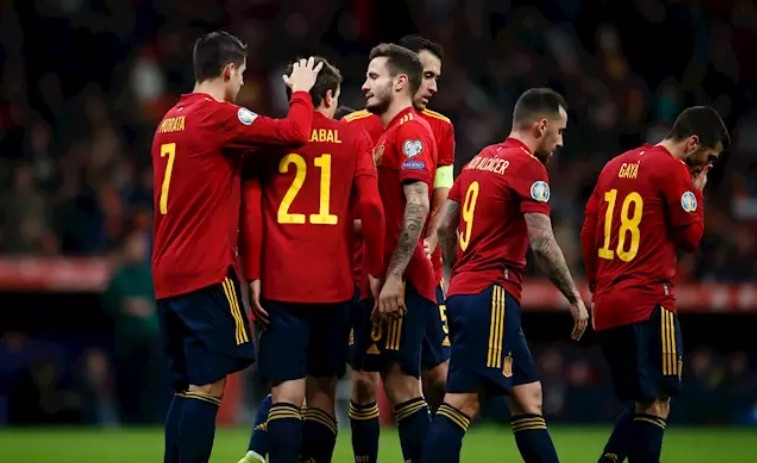 'La Roja' cierra la clasificación para la Eurocopa con una apabullante victoria contra Rumanía