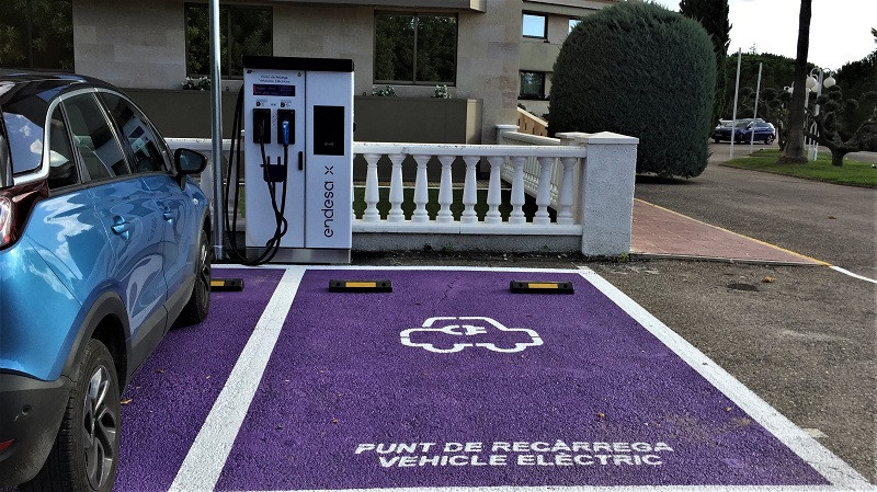 Punto de recarga para vehículos eléctricos de Endesa