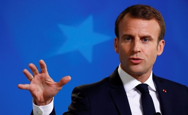 El presidente francés, Emmanuel Macron, busca defender el honor de su esposa, Brigitte, en un tribunal estadounidense