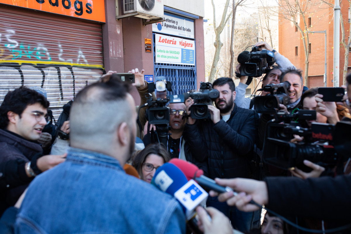 EuropaPress 2561174 Un hombre que tuvo el Premio Gordo en las manos pero que al final no lo compró ofrece declaraciones
