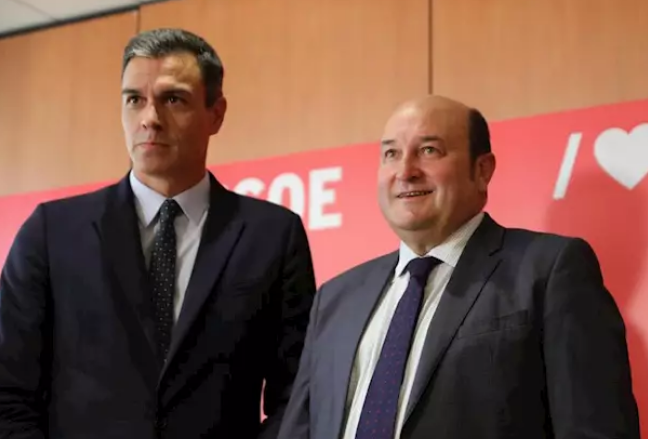 Andoni Ortuzar con Pedro Sánchez