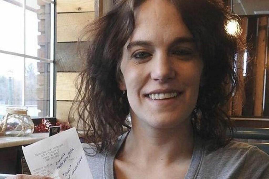 Danielle Franzoni, una camarera de Michigan que recibiu00f3 una gran propina