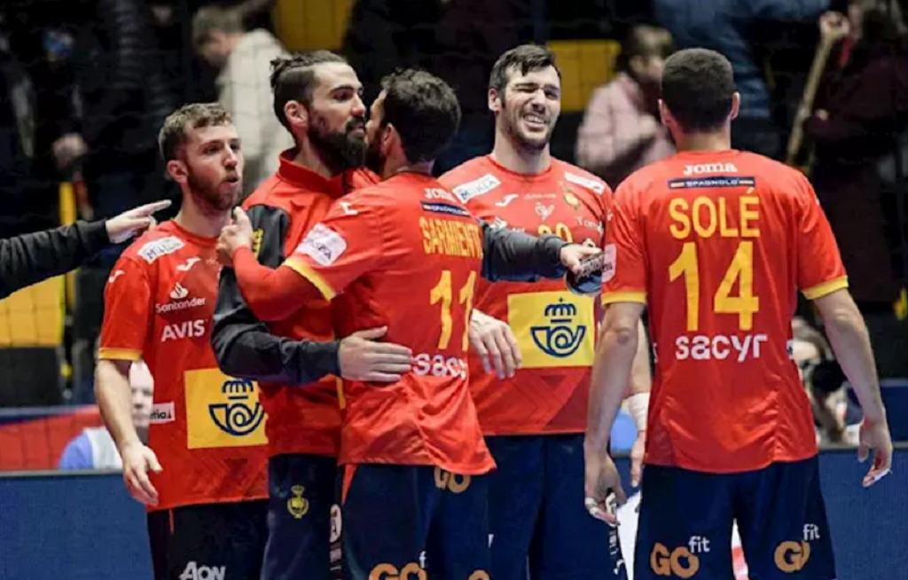 La selección española de balonmano celebran una victoria RFEBM BERMEJO