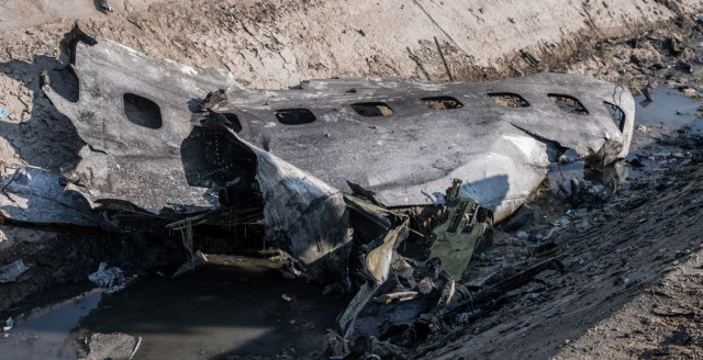 Unapiezadelfuselajedelavinucranianoderrivadopormisilesiranesenellugardondehaocurridoelaccidente