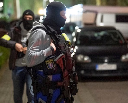 Tres detenidos tras ataque terrorista en una sinagoga de Manchester