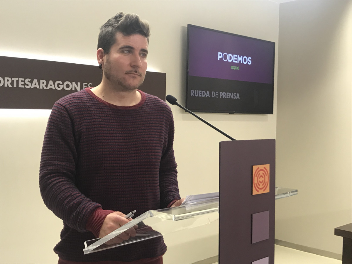 El portavoz de Podemos Aragón, Nacho Escartín