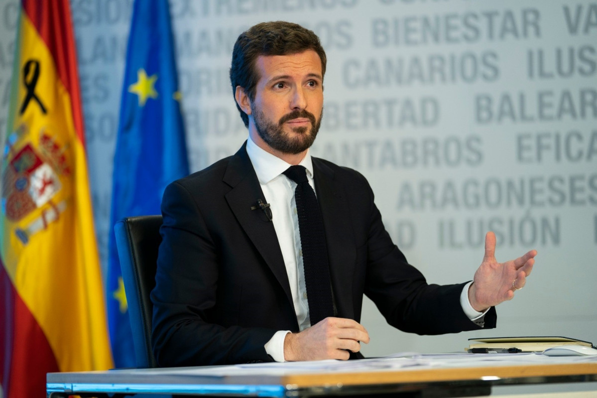 El líder del PP, Pablo Casado, ofrece una rueda de prensa en la sede del PP a través de la plataforma zoom, en la que anuncia que  no apoyará los últimos dos decretos económicos si no se modifica