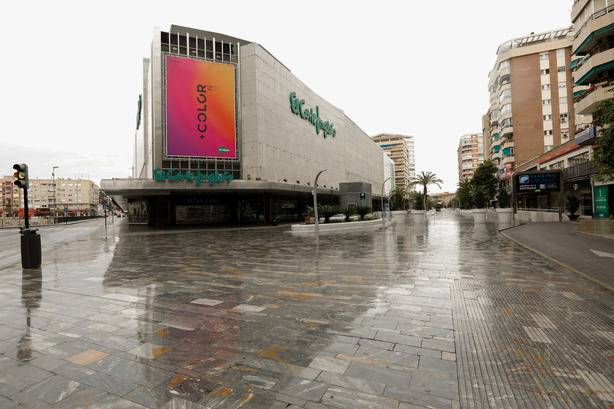 Coronavirus.- Trabajo aprueba el ERTE de El Corte Inglés, que abonará a sus empl