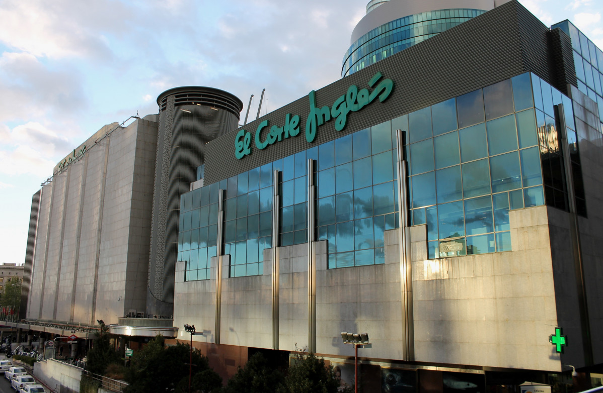 'EL CORTE INGLES' Shopping Mall At 71 Paseo De La Castellana (Avenue) In Madrid