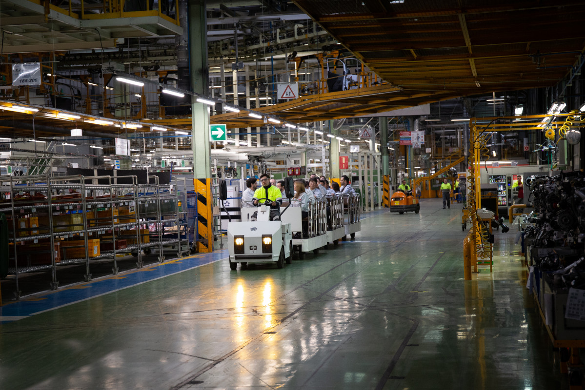 Imagen de trabajadores de la automoción en la  planta de Nissan en Barcelona.