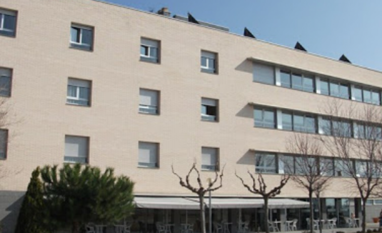 El alcalde de Sant Joan Despí se entrevista con los familiares que han denunciado a la residencia Sophos