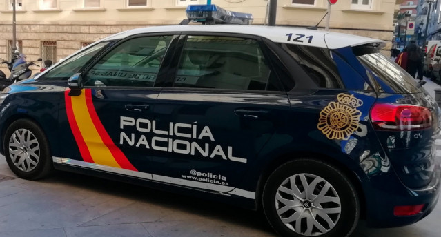Un coche patrulla.