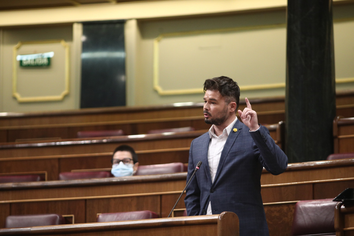 El portavoz de ERC, Gabriel Rufián, durante su intervención en el pleno de control al Gobierno centrado en las medidas post-COVID 19, la derogación de la reforma laboral y la destitución por parte
