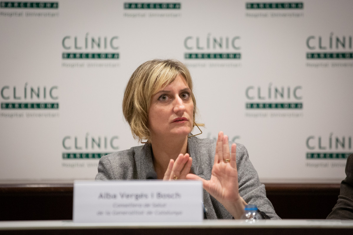 La consejera de Sanidad de Cataluña, Alba Vergés, durante su comparecencia para abordar la evolución del coronavirus, en el Hospital Clínic de Barcelona/Catalunya (España), a 12 de febrero de 202