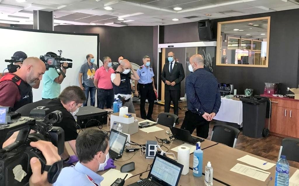 El conseller de Interior de la Generalitat, Miquel Buch, visita el centro de mando del confinamiento perimetral del Segrià (Lleida).
