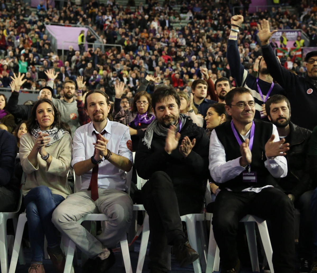 Irene Montero, Pablo Iglesias, Rafa Mayoral, JUan Carlos Monedero y Juanma del Olmo en un acto de Podemos