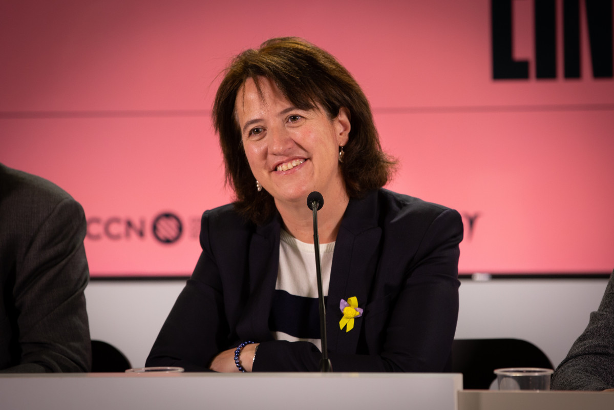 La presidenta de la Assemblea Nacional Catalan (ANC), Elisenda Paluzie, ofrece declaraciones a los medios de comunicación tra la victoria de los independentistas en las elecciones a la Cambra de Come