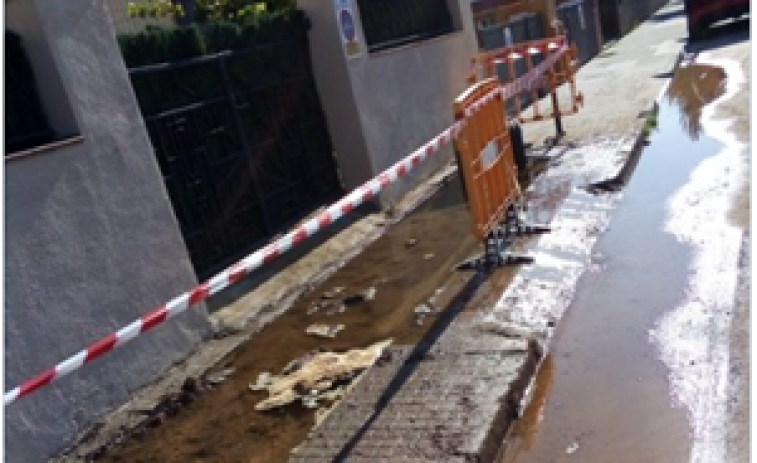 Cuatro días sin agua en Llinars del Vallés tras un proceso de remunicipalización repartido entre cuatro empresas