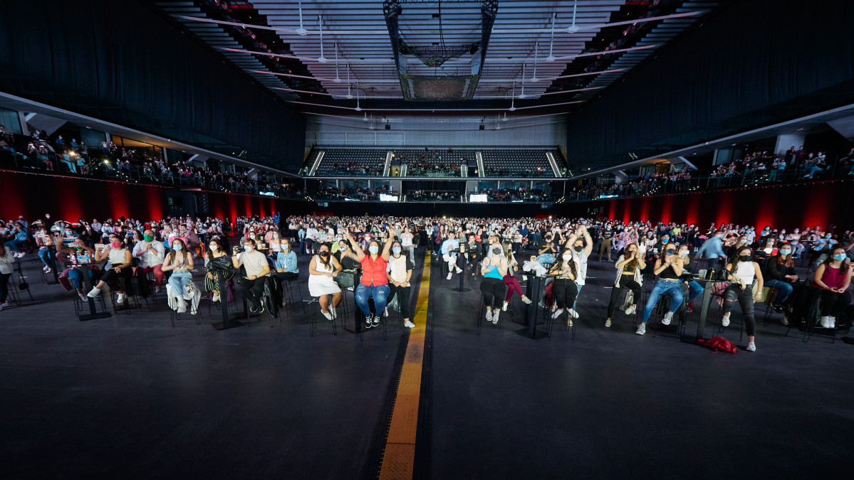 Asistentes al concierto de Lola Índigo en el pabellón Navarra Arena este fin de semana