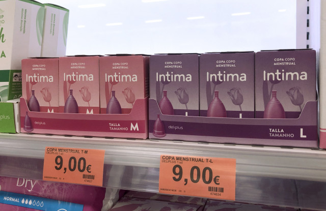 FOTOGRAFIA CopaMenstrualIntimadeDeliplusallinealdePerfumeriadeMercadona1