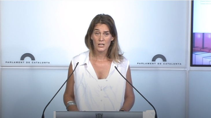 La líder de los comuns en el Parlament, Jéssica Albiach, este jueves 3 de septiembre en rueda de prensa para valorar la remodelación del Govern y el nombramiento de tres nuevos consellers de la Gen