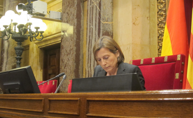 Forcadell retorna al Parlament y defiende un 