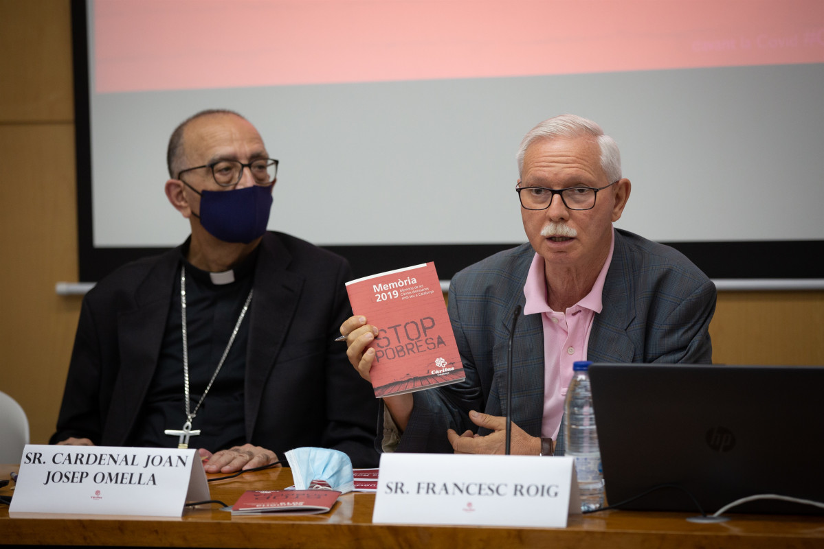 El Cardenal Arzobispo de Barcelona, Juan José Omella; y el presidente de Cáritas Catalunya, Francesc Roig; durante la presentación de la Memoria 2019 de la entidad este jueves 10 de septiembre, en 