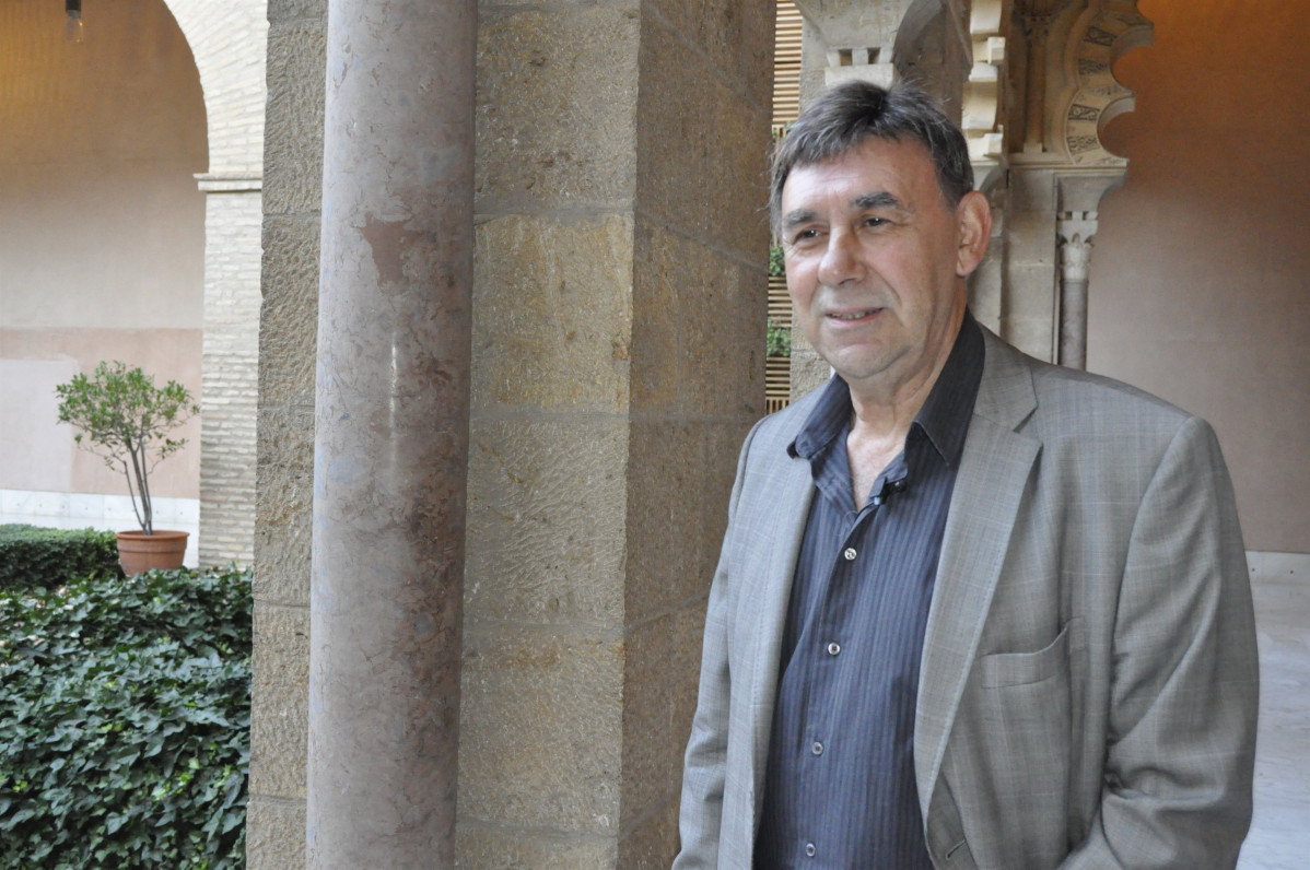Fallece el cantautor Joaquín Carbonell por COVID-19, a los 73 años.
