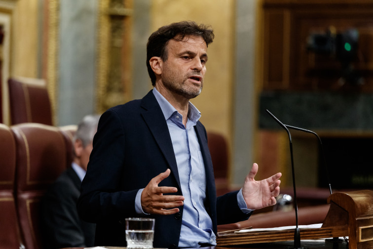 Asens reclama a Marlaska que acabe con los CIEs