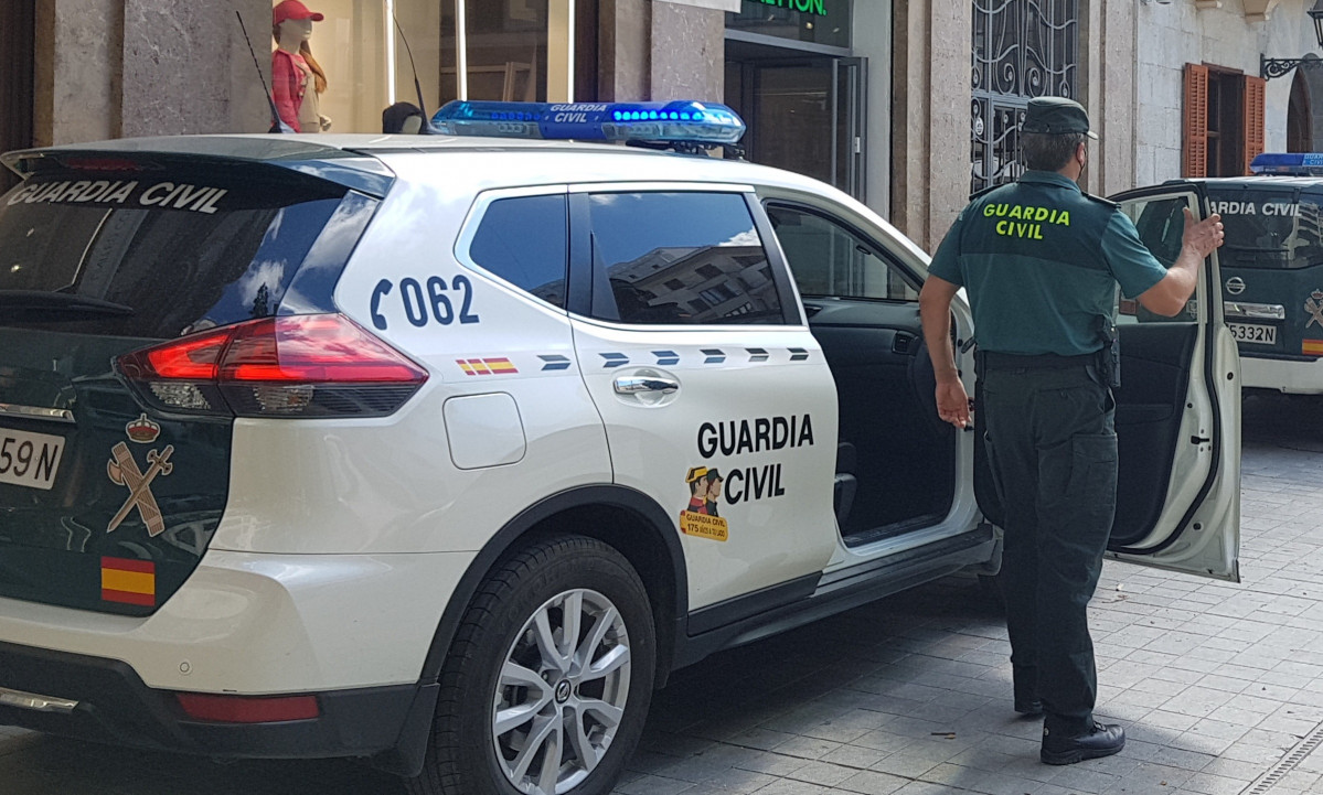 Foto de archivo de un coche de la Guardia Civil