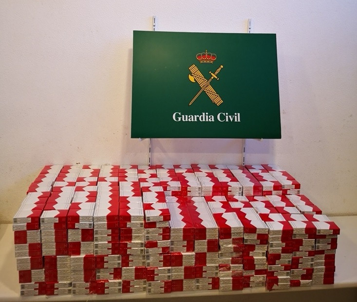 La Guardia Civil interviene 61 kg de marihuana y 1.820 cajetillas de tabaco de contrabando