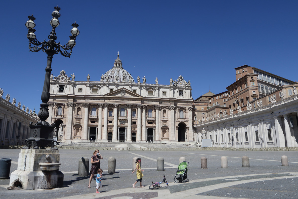 Covirus.- El Vaticano pide que una vacuna universal: 