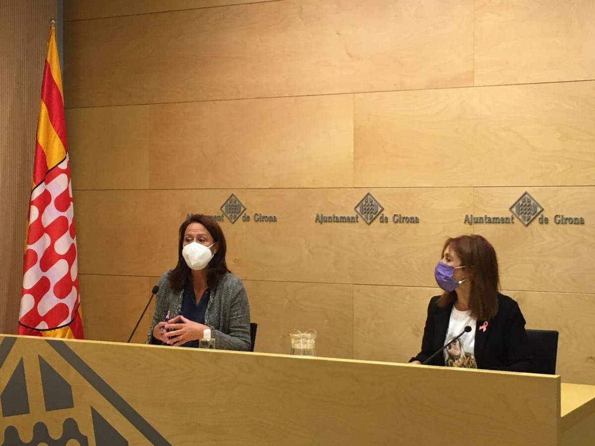 La alcaldesa de Girona, Marta Madrenas, y la concejal M. Àngels Planas.