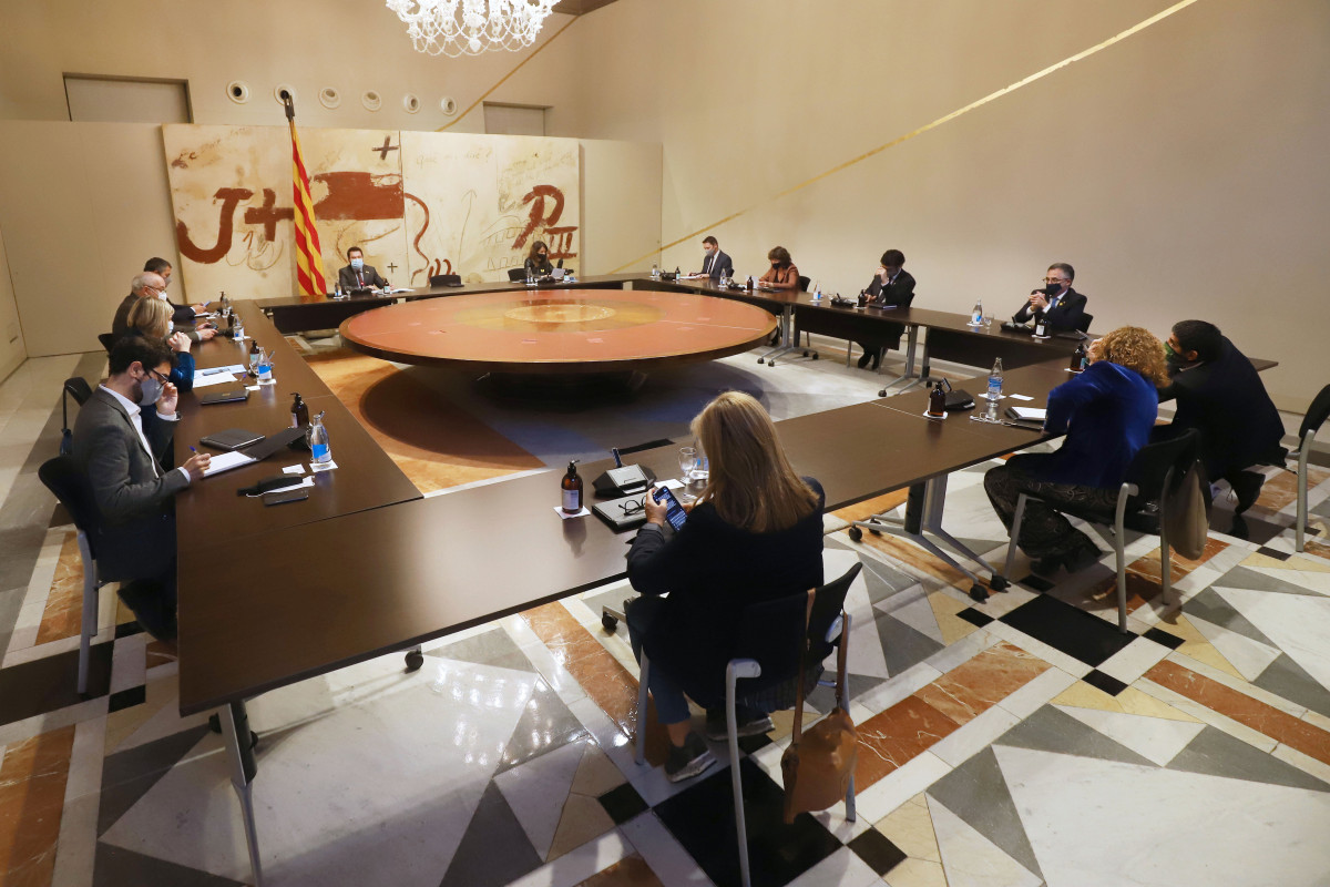 Reunión urgente del Govern para debatir si pide al Gobierno decretar el estado de alarma.
