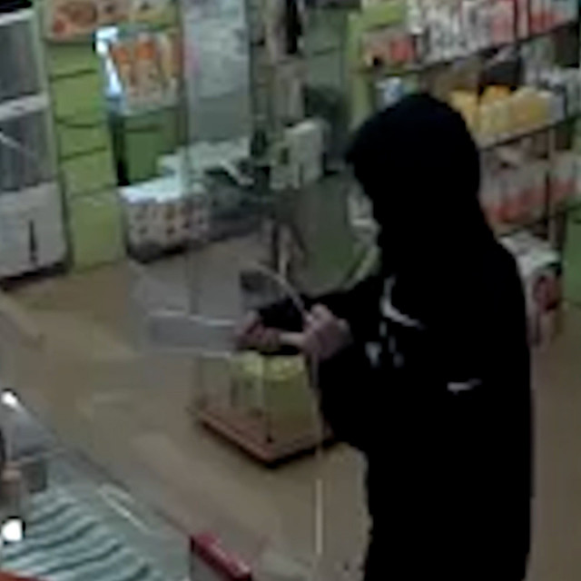 El ladrón atracaba en establecimientos utilizando un cuchillo de carnicero.