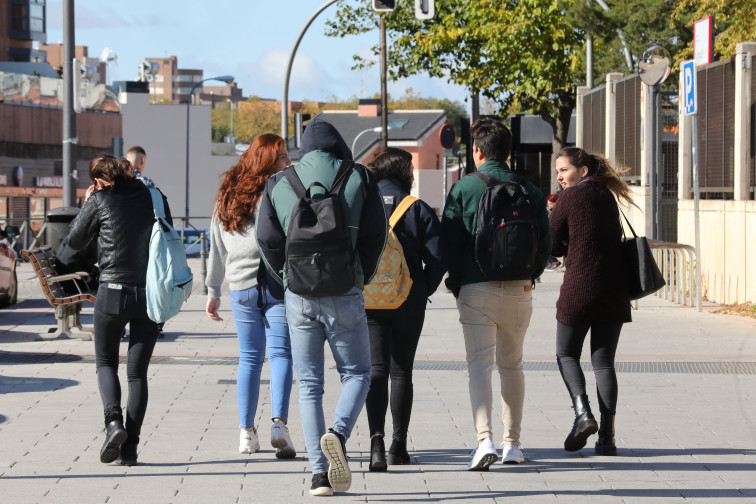 Los sueldos de los jóvenes no se recuperan y caen en picado hasta el 12%