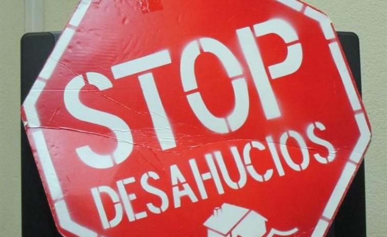 Suspendido provisionalmente el desahucio de la mujer de 92 años del piso de alquiler de renta antigua de la Barceloneta
