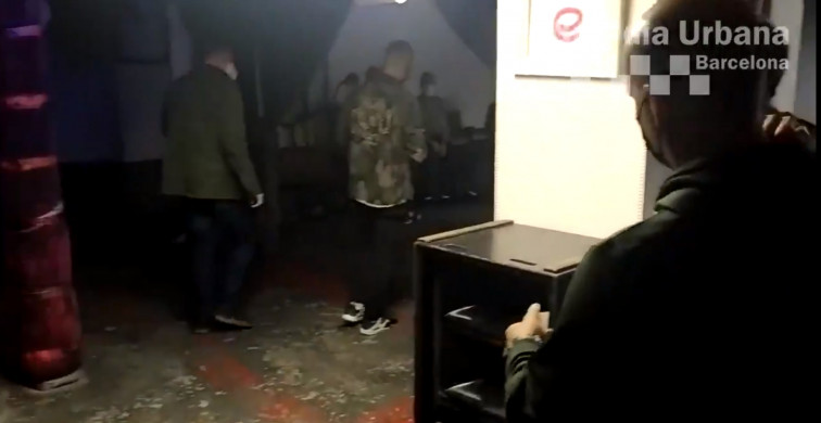 ​La Guardia urbana desbarata una fiesta ilegal de Halloween