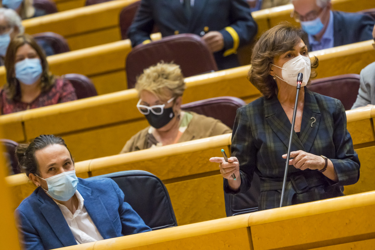 La vicepresidenta primera del Gobierno, Carmen Calvo, interviene durante una sesión de control al Gobierno en el Senado, en Madrid (España), a 3 de noviembre de 2020. Durante el pleno de hoy, el Eje