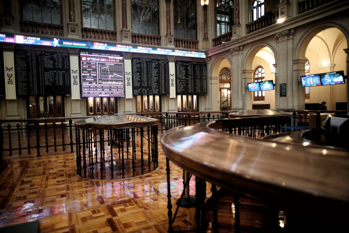 La Bolsa de Madrid, un día después de la celebración de elecciones en Estados Unidos, en Madrid (España), a 4 de noviembre de 2020. El Ibex 35 cedía un 0,79% en la media sesión de este miércole