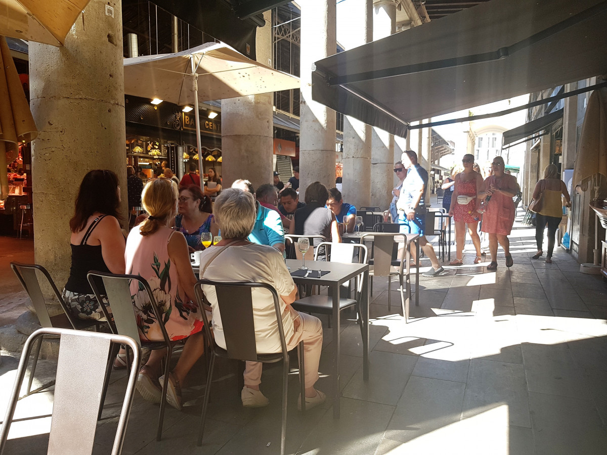 Terrasses als porxos de la Boqueria de Barcelona