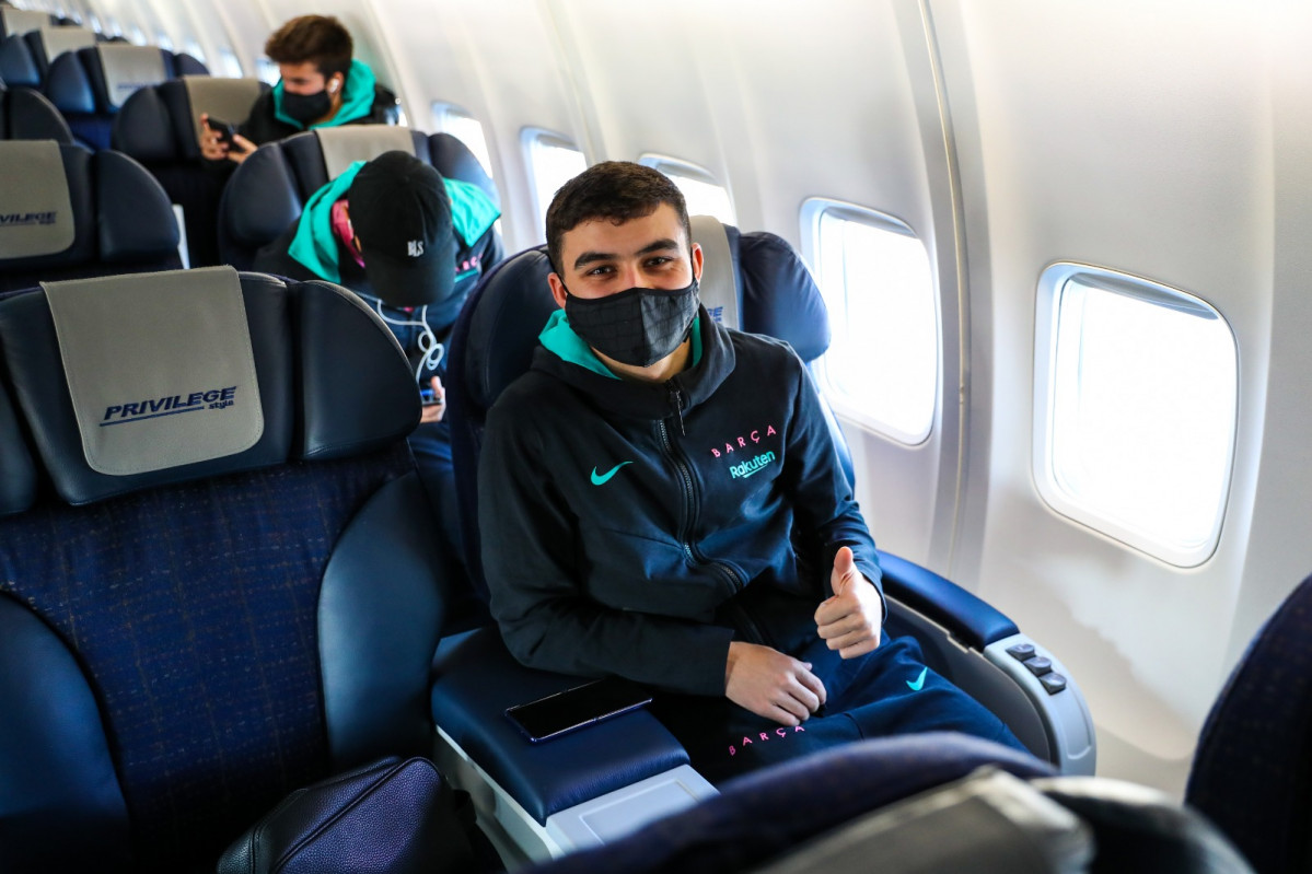 Pedri   barça   avion