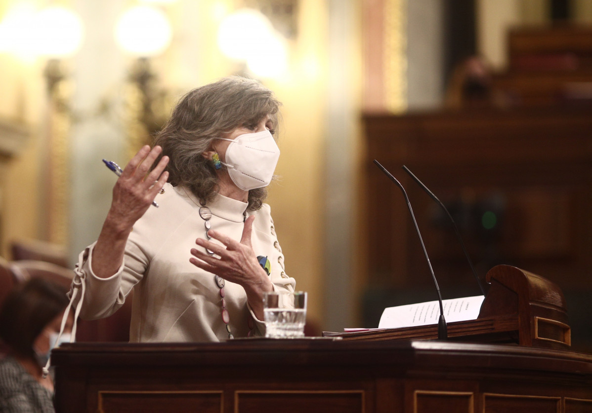 La exministra de Sanidad, Consumo y Bienestar Social María Luisa Carcedo , interviene en el debate de la Ley que regula la eutanasia