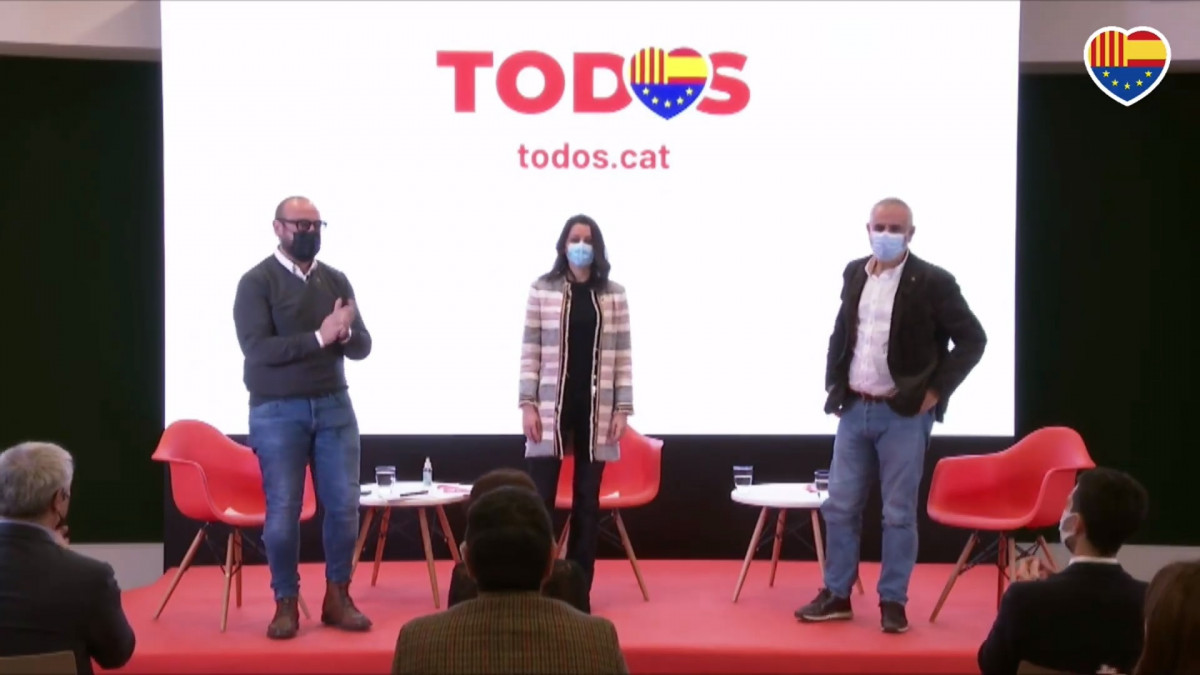La presidenta de Cs, Inés Arrimadas, el líder de Cs en Catalunya, Carlos Carrizosa, y el eurodiputado de Cs, Jordi Cañas, en un encuentro este domingo.