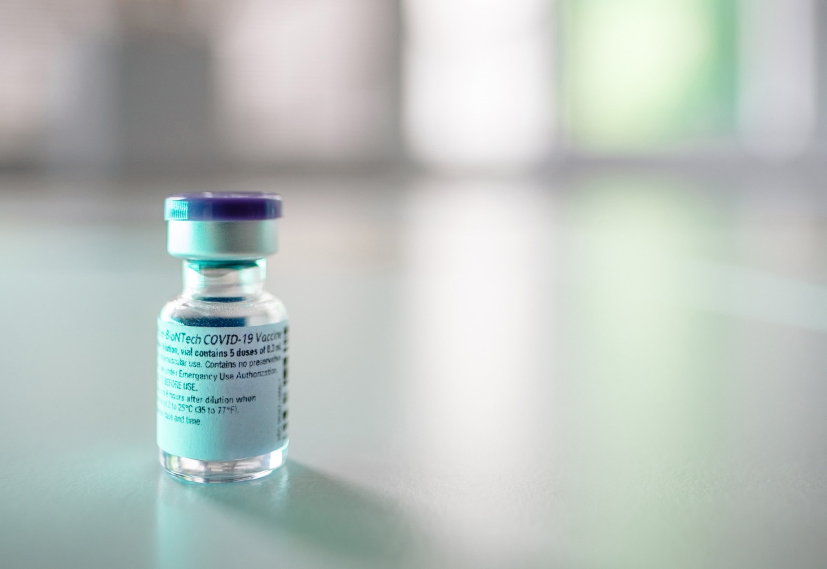 Una vacuna de Pfizer-BioNTech contra la COVID-19.
