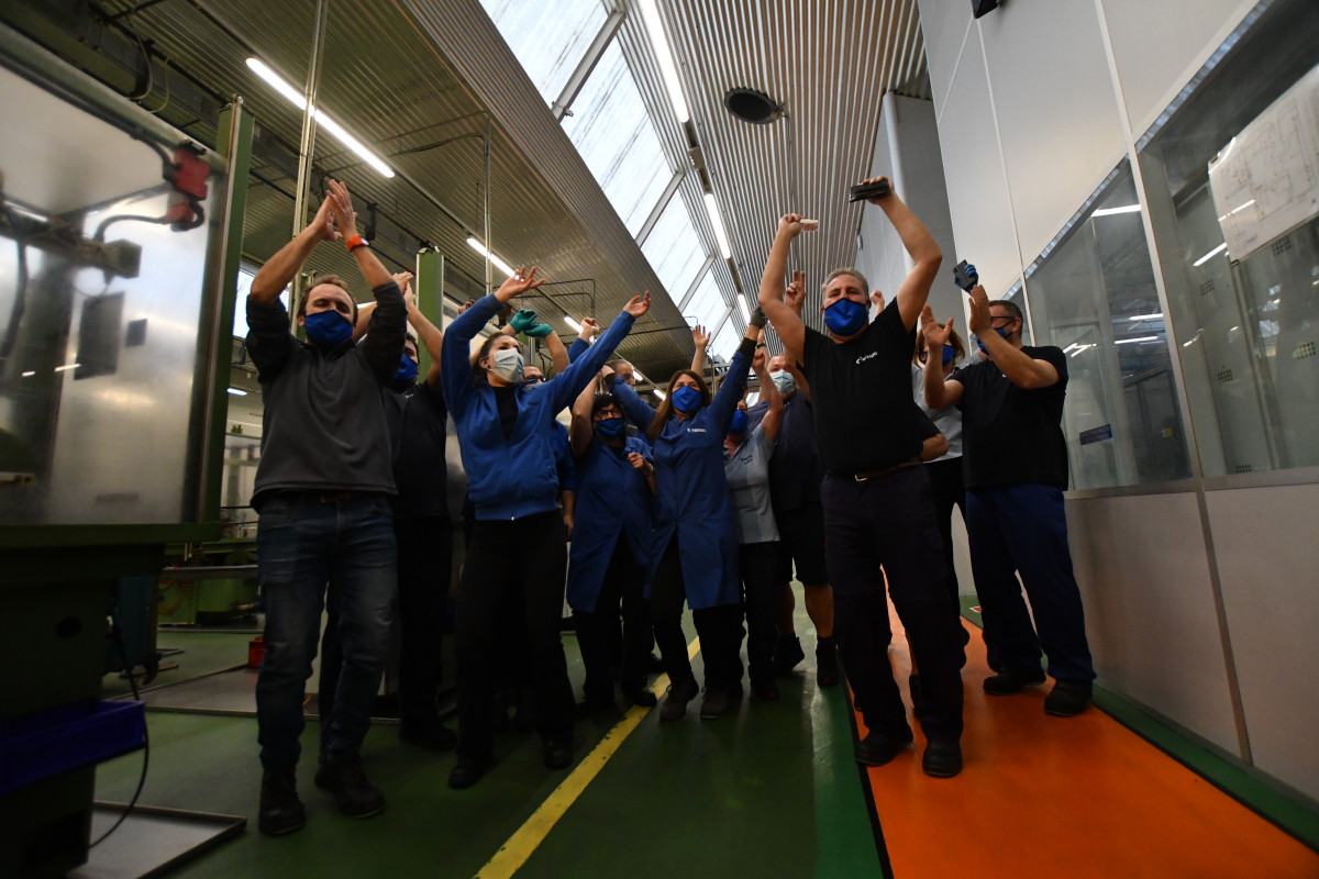 EuropaPress 3491290 trabajadores fabrica teixido celebran gordo procedente administracion