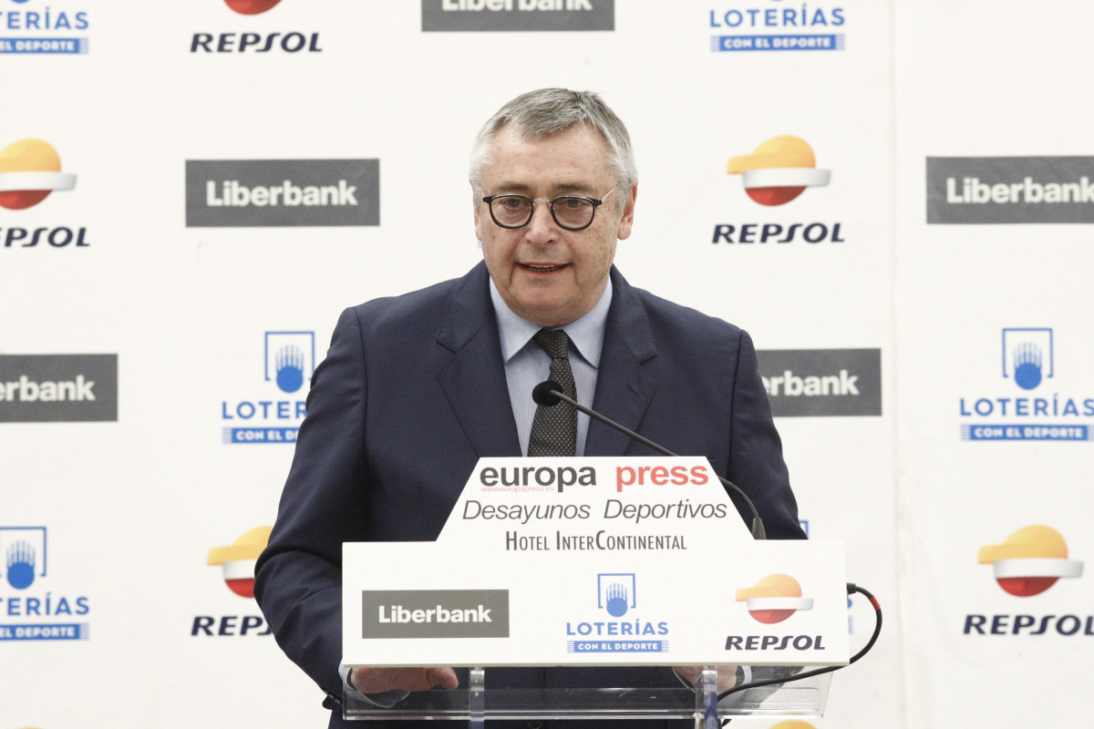 Michael Robinson en un desayuno deportivo de Europa Press en Madrid
